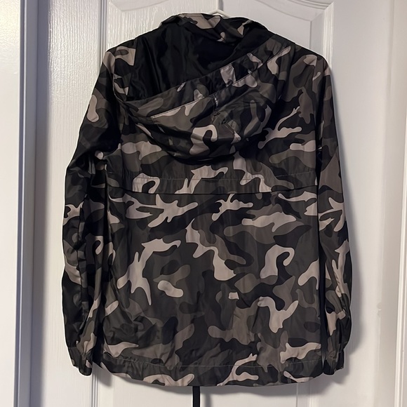 Camo Windbreaker Jacket w Hood - Picture 3 of 3